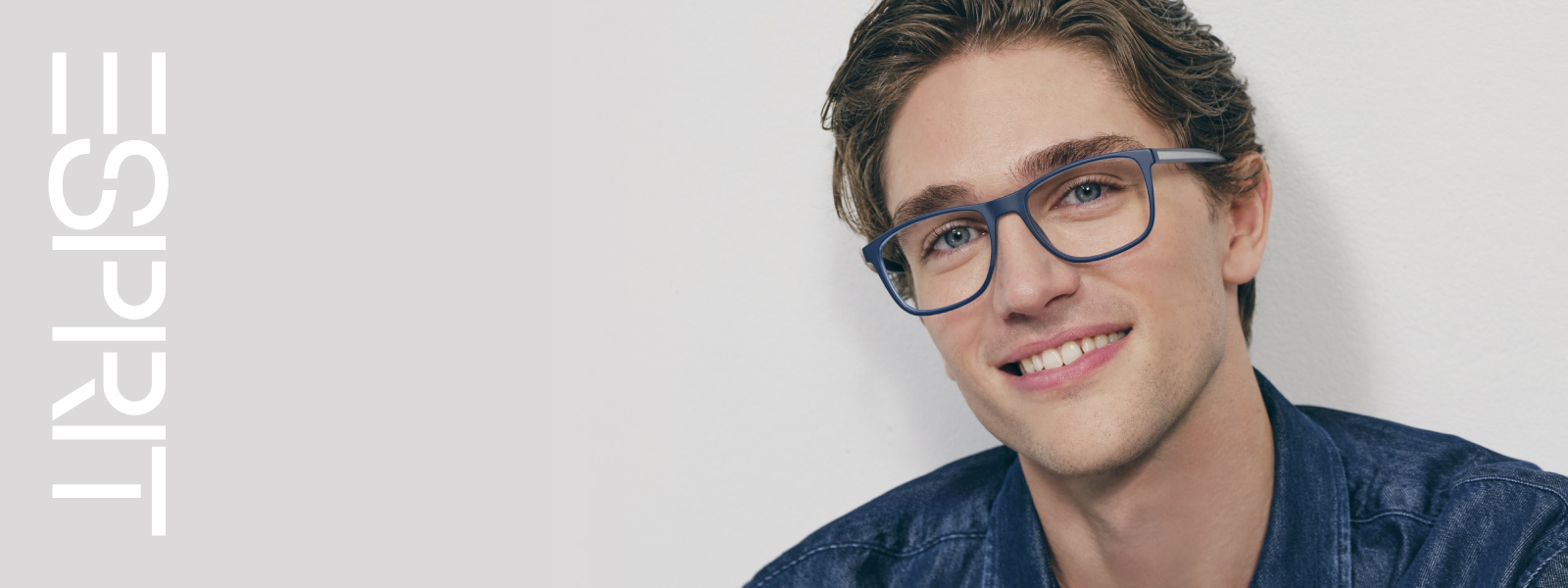 Esprit: Mann mit Brille